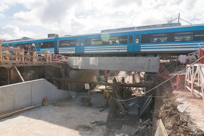 Continúan las obras en el túnel de la calle Almirante Brown en San Isidro