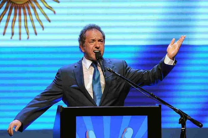 Scioli respondió a quienes pidieron echarlo del partido: "Soy peronista y libertario"