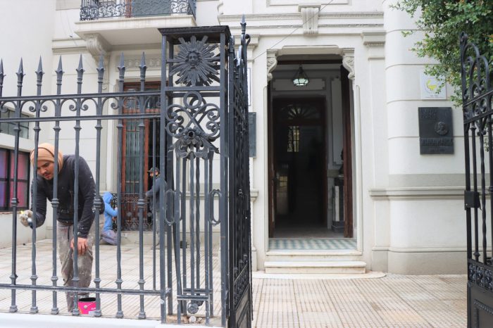 Jaime Méndez recorrió la obra de puesta en valor de la histórica Escuela Juana Manso