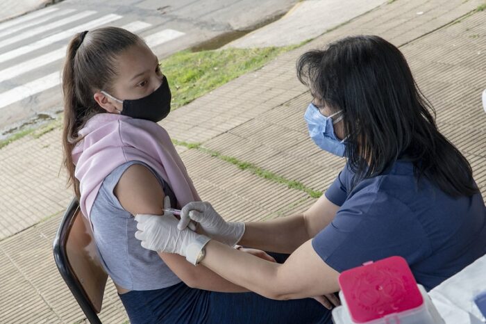 Más de 70 alumnos de Beccar recibieron vacunas en una nueva campaña de San Isidro