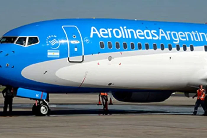 Milei afirmó que si no consigue privatizar Aerolíneas Argentinas la entregará a los empleados